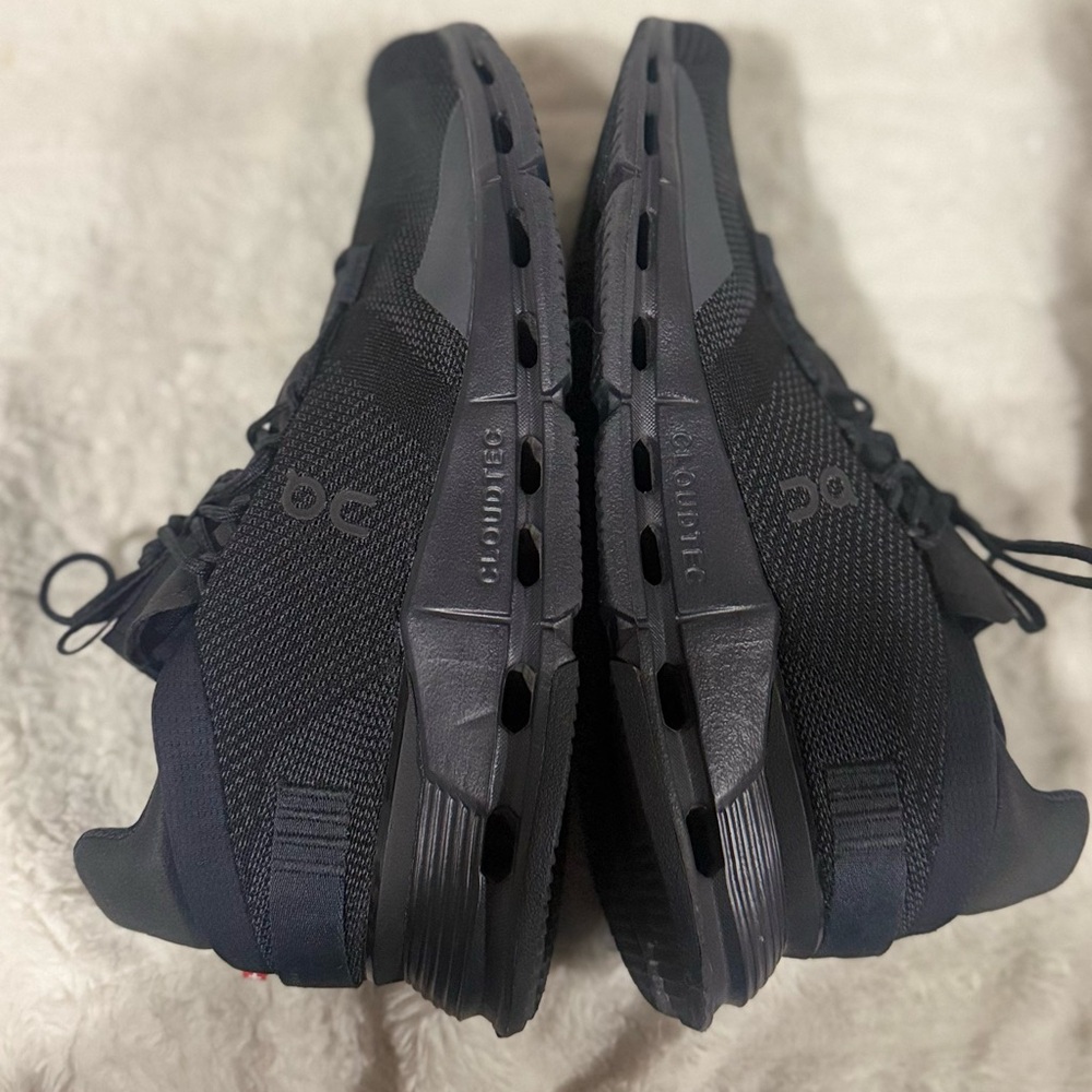 On Running Cloudnova in Black Eclipse - image 1